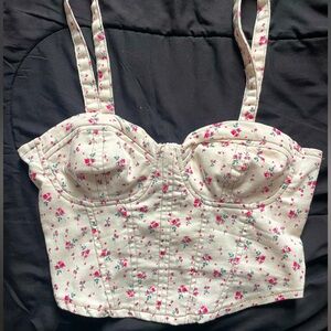 Small, White with pink flowers